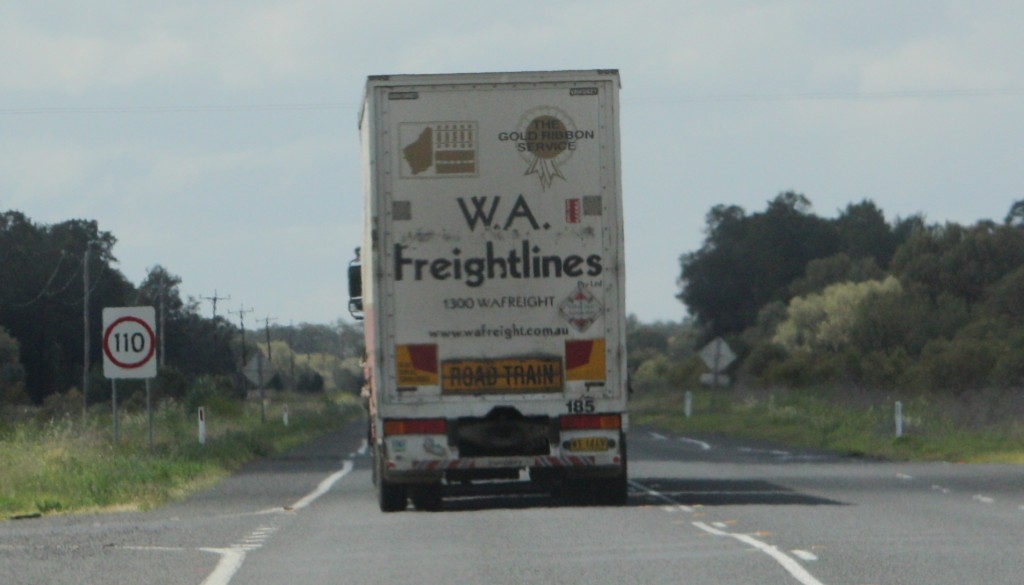 WA Freightlines road train IMG_5284