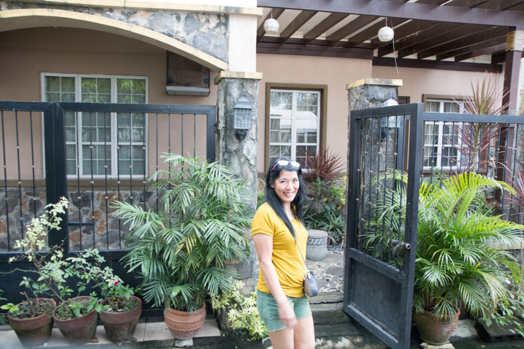 House hunting in the Philippines with Patty, Dianne and Iya